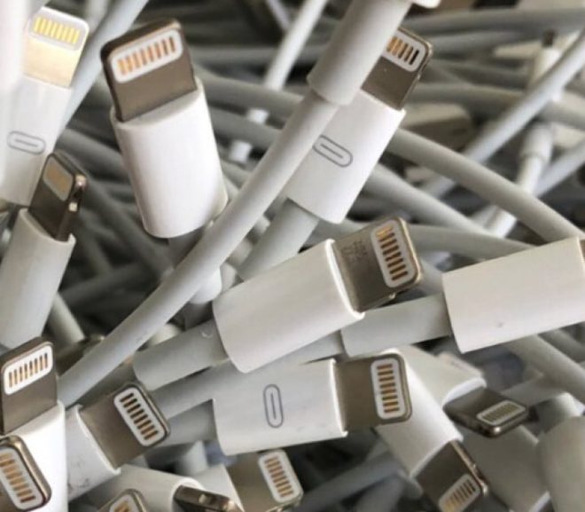 New images of prototype Lightning cables suggest Apple wasn’t always planning a reversible design – 9to5Mac – Flipboard